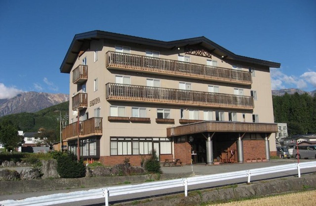 Hakuba Esquina