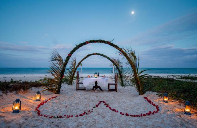 Hakuna Majiwe Beach Lodge