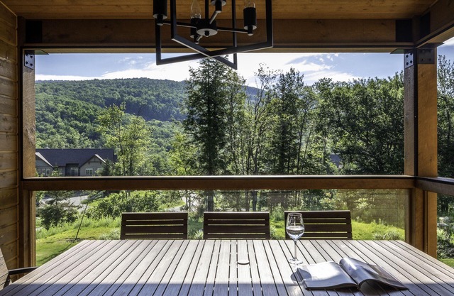 Havre 115 Des Montagnes | Luxurious & Modern | Ski-in Ski-out