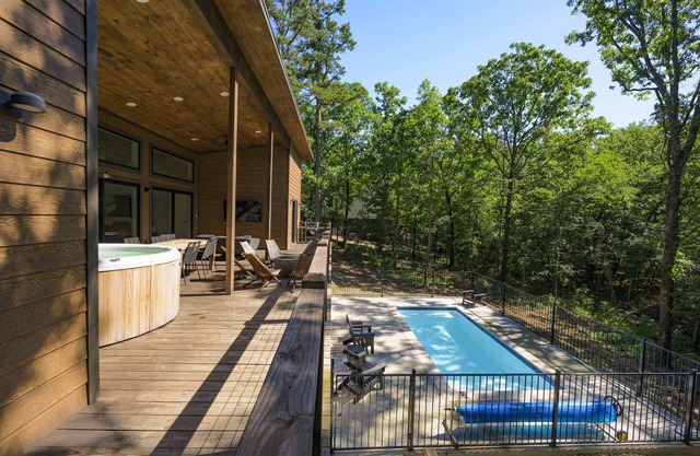 Heated Pool| Pickleball+ Basketball Court| Playset
