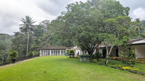 Heritage Kithulgala Rest House - Historic Home to a Bird Sanctuary