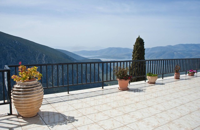 Hermes Delphi Hotel