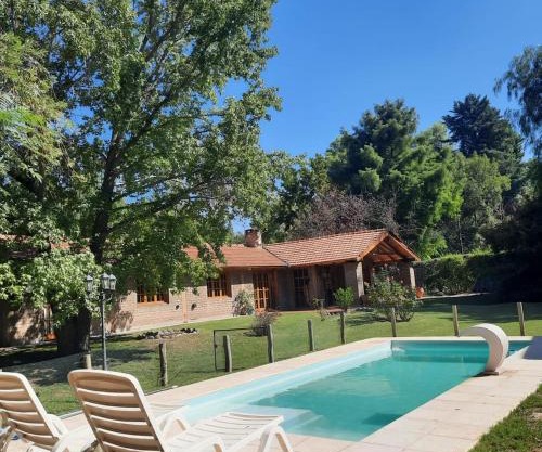 HERMOSA CASA en CHACRAS DE CORIA