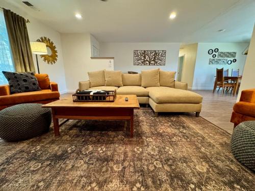 Hideaway-Yosemite Foothill Retreat 3BRDM PetsWelcome