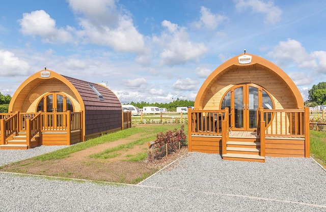 High Farm Deluxe Pod (Hot Tub)