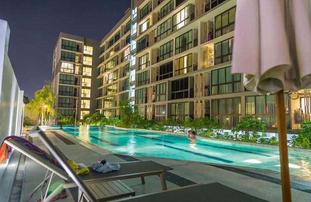 High Speed WiFi Nature Light Bright and Clean Apartment