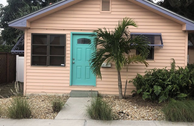 Historic Downtown Stuart Cottage