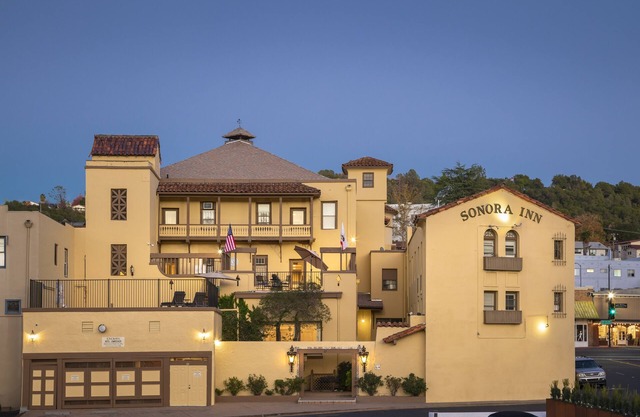 Historic Sonora Inn