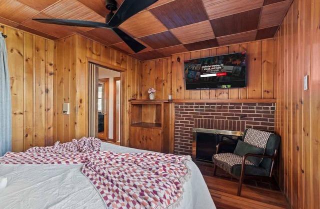Historic Tacony Retreat ~ with Sauna