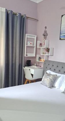 HM Homes, come stay with us in a private kingsize master bedroom