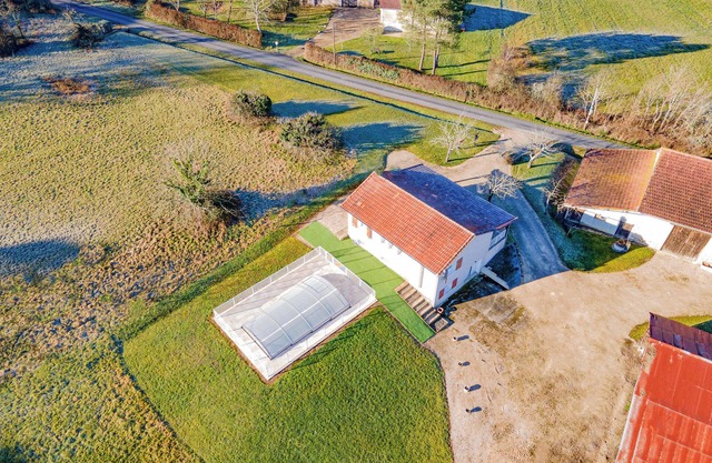 Holiday Home 'Maison Au Calme Et Piscine Privée' with Private Pool, Terrace and Private Garden