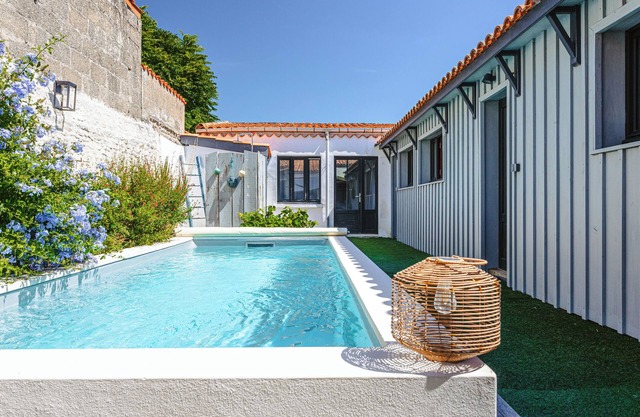 Holiday Home with Private Pool, Private Terrace and Wi-Fi