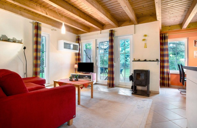 Holiday Home 'Am Hünengrab' with Shared Terrace