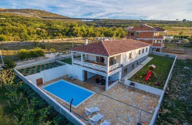 Holiday home mit Klimaanlage und Pool