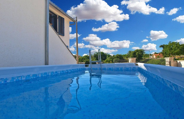 Holiday home mit Pool und Klimaanlage