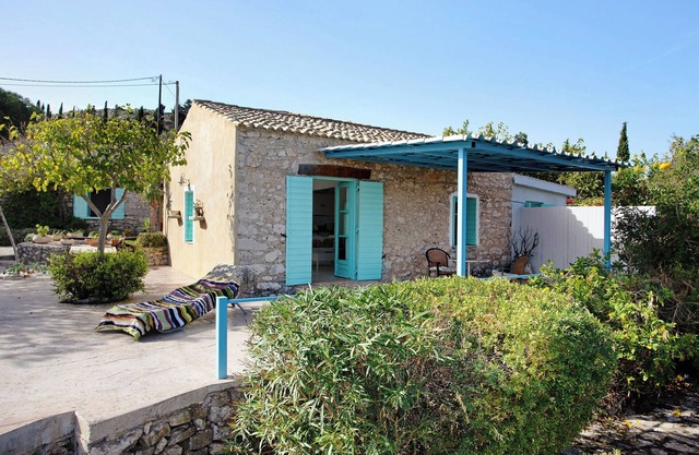 Holiday Home 'Sira Stonehouse L' with Sea View, Wi-Fi and Air Conditioning