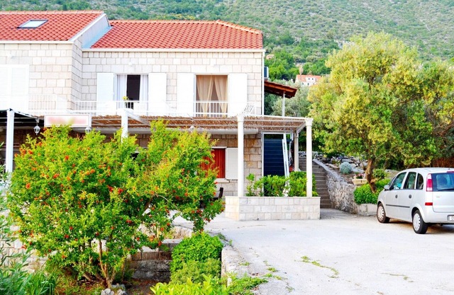 Holiday home Zdravko, (11560), Brsecine, Croatia