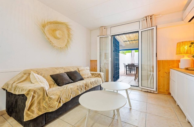 Holiday house Empuriabrava for 1 - 6 persons with 2 bedrooms - Holiday home
