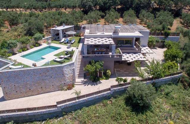 Holiday house Maleme Kriti for 1 - 8 persons with 4 bedrooms - Holiday house