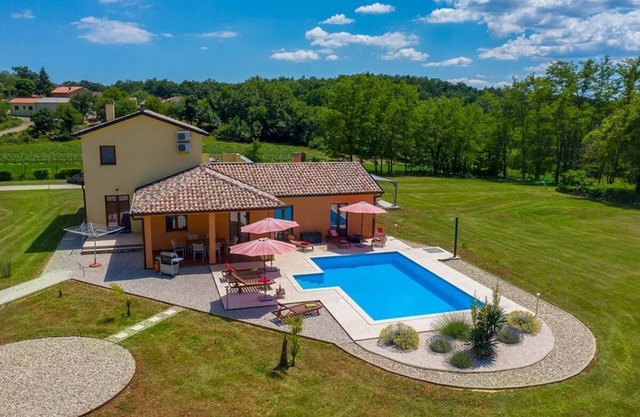 Holiday house Pazin for 1 - 6 persons with 3 bedrooms - Holiday home
