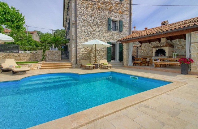 Holiday house Poreč for 1 - 8 persons with 4 bedrooms - Holiday home