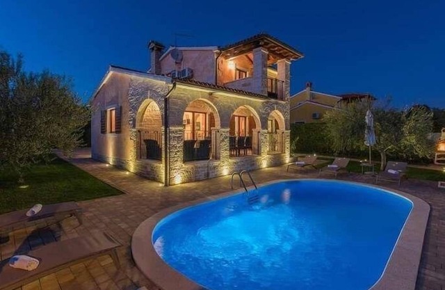 Holiday house Poreč for 1 - 7 persons with 3 bedrooms - Holiday house