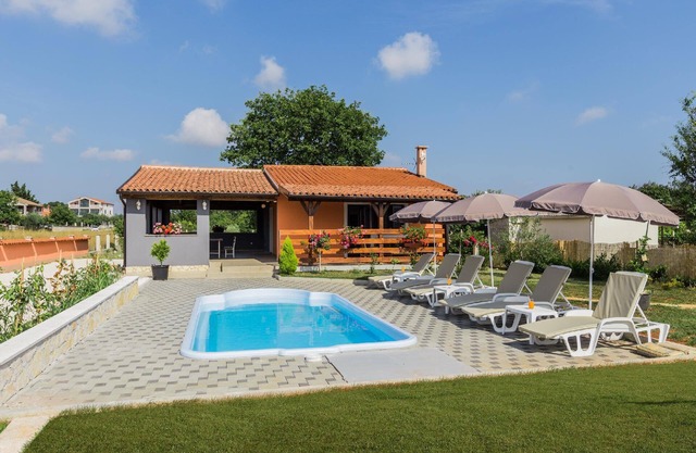 Holiday house Pula for 1 - 6 persons with 2 bedrooms - Holiday home