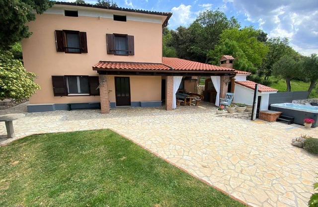Holiday house Supetarska Draga for 1 - 6 persons with 3 bedrooms - Holiday home