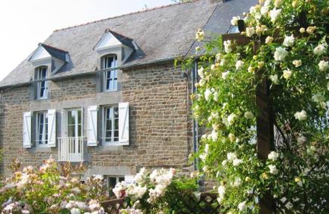 Homerez - House 3 km away from the beach for 6 ppl. at Pleudihen s/Rance