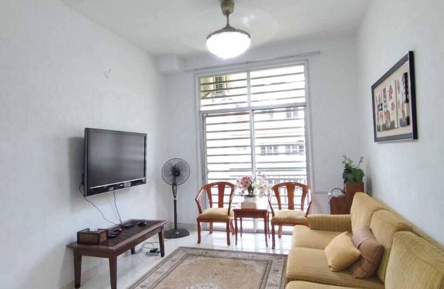 HOMESTAY AINIS GUEST HOUSE