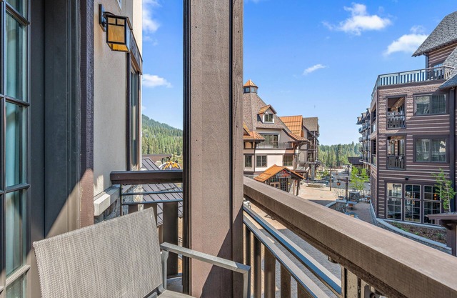 Hop, Skip, & a Jump! Village Studio Condo - Modern Condo|Mountain and Village Views