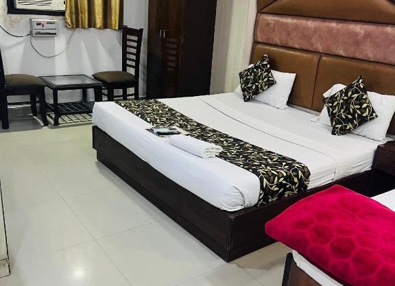 Hotel Aerotech Near IGI Airport