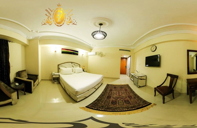 Hotel Crown Inn