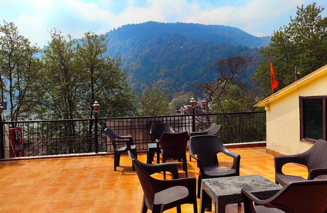 Hotel Flatties Mall Road Nainital