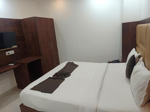Hotel harshu chanakyapuri