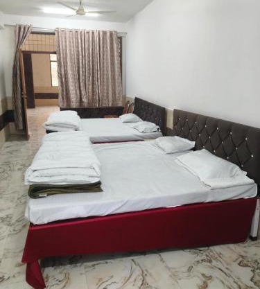Hotel mahakumbh Nearest Arail Ghat