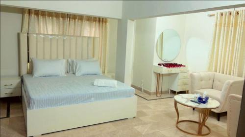 Hotel Moon River