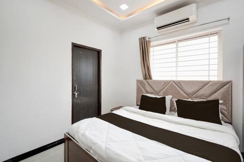 Hotel O Midway Treat Barwani