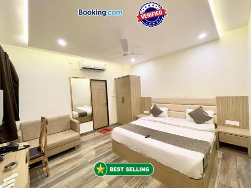 HOTEL PRAKASH INN ! UJJAIN होटल प्रकाश fully-Air-Conditioned hotel at prime location with Wifi & Parking availability, Newly constructed and Luxurious Rooms - 2