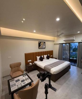Hotel The Golden Oaks, Kolhapur