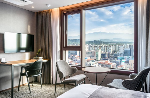 Hotel With Jeju