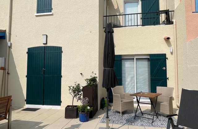 House chic by the sea 1 min walk to the beach Plage du Grazel newly renovated