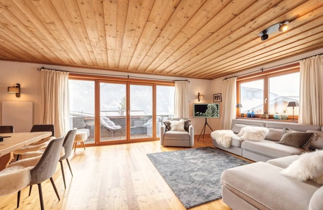 ☆ House for 17 people | 2 balconies | 3 kitchens