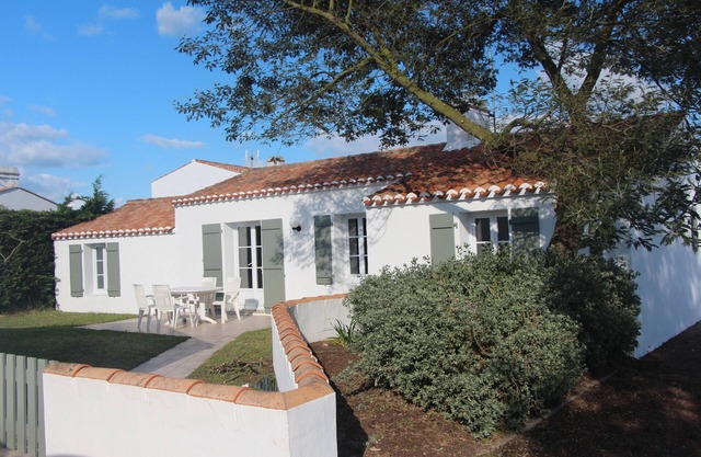 House ground floor with garden near the city center and 1 km from the beaches