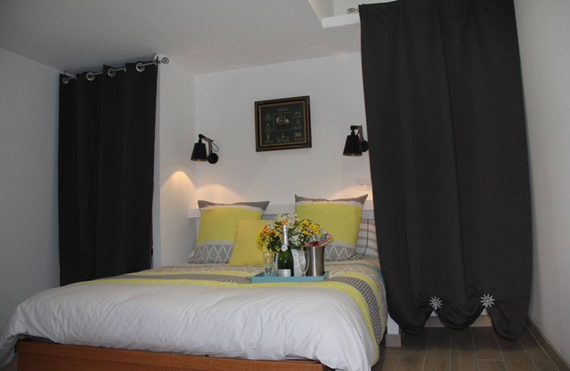 House "Ile d'Aix" adapted PMR single center Rochefort