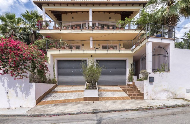 House overlooking the sea of Sitges family, groups