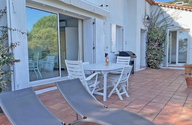 House T3 for 4 people - Sea view over Saint Tropez - Air conditioning - Wifi - Grimaud