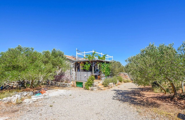 House Volak (80961-K1) - Nevidane - island Pasman