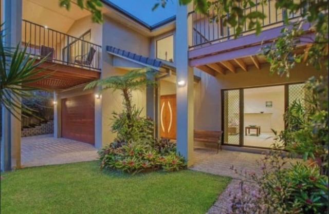 Huge Modern Home close to everything!