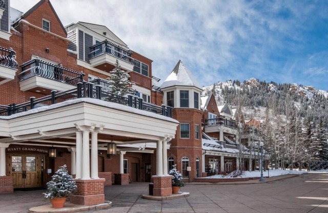Hyatt Grand Aspen 2 Bedroom Villa. Steps to the lift and village.
